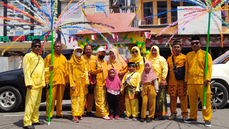 Desa Kadipi Atas ikut serta dalam Pawai Peringatan HUT Kobar ke 64