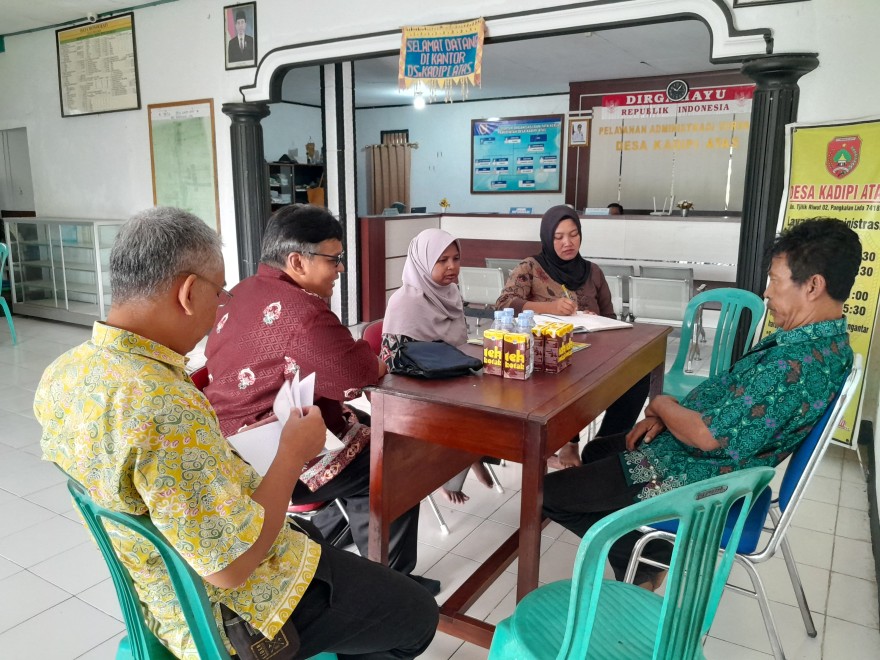 KUNJNGAN DINAS PMD DI KANTOR DESA KADIPI ATAS